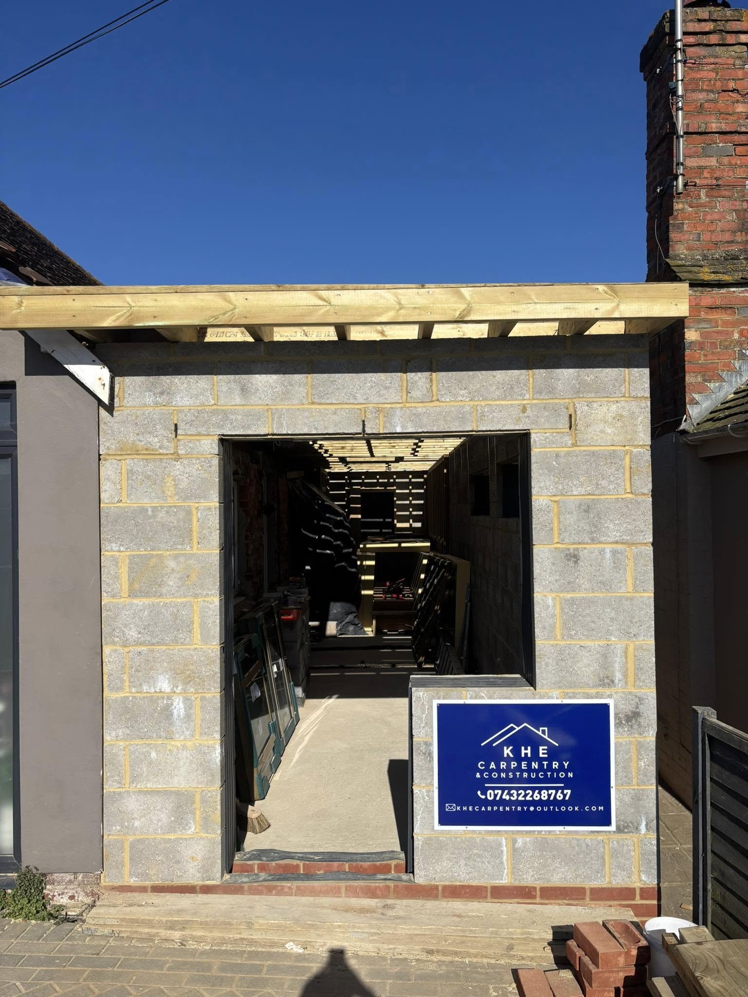 House extension with structural steelwork and timber by KHE